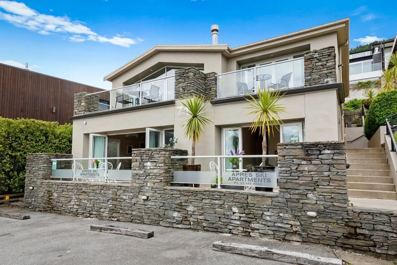 Queenstown House Boutique Bed and Breakfast and Apartments